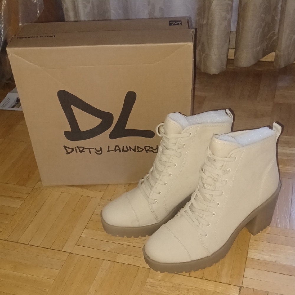 Dirty Laundry Women's Lace Up Cream Boots